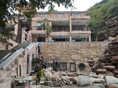 山西黎城西井鎮洗耳河別墅泳池設備安裝施工現場圖