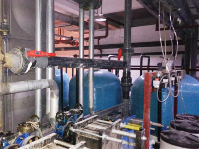 山西黎城西井鎮洗耳河別墅泳池設備安裝施工現場圖