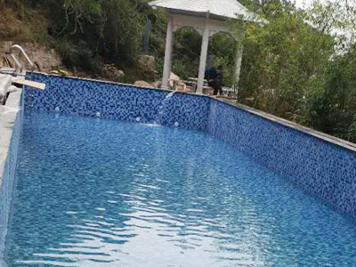 山西黎城西井鎮洗耳河別墅泳池設備安裝施工現場圖