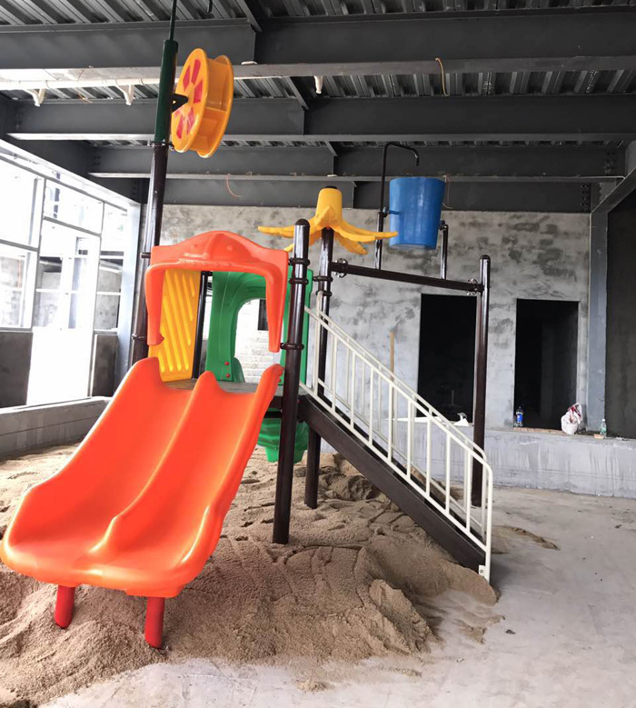 滑梯實拍安裝圖