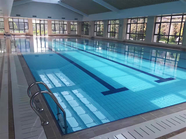 室內恒溫游泳池需要配置哪些設備